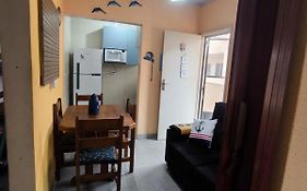 Apartamento Pé na Areia com Garagem no Centro Mongaguá